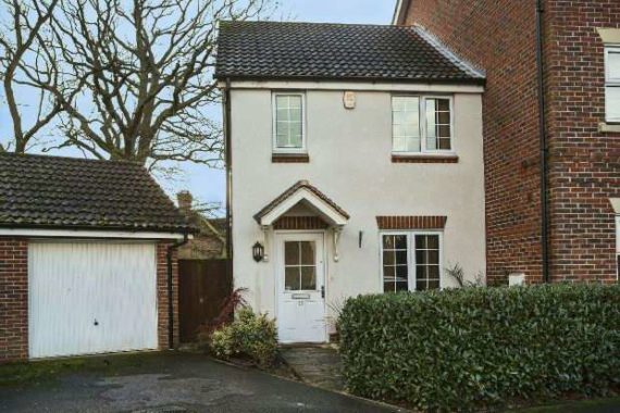 2 Bedroom End of Ter...